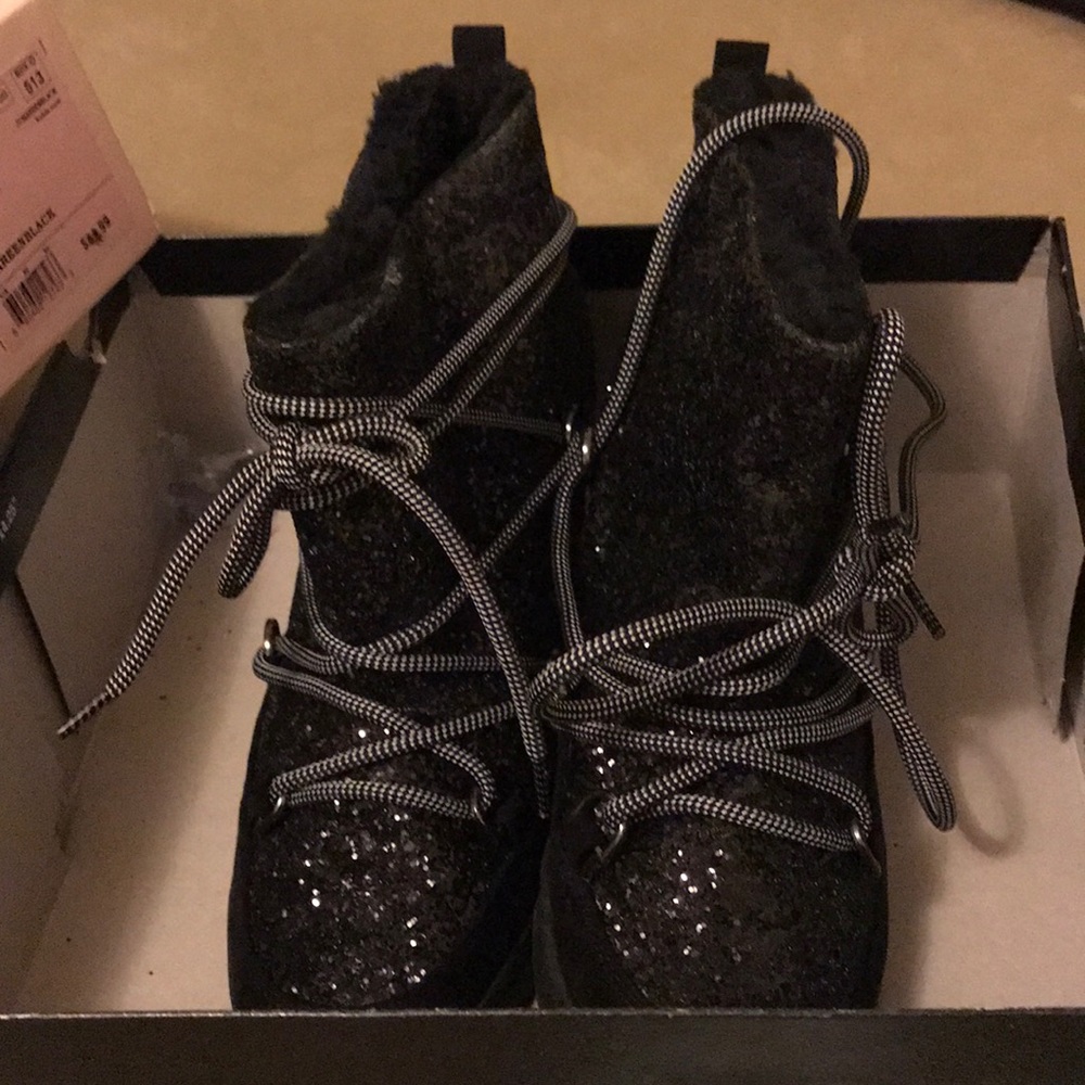 Juicy couture wedge boot